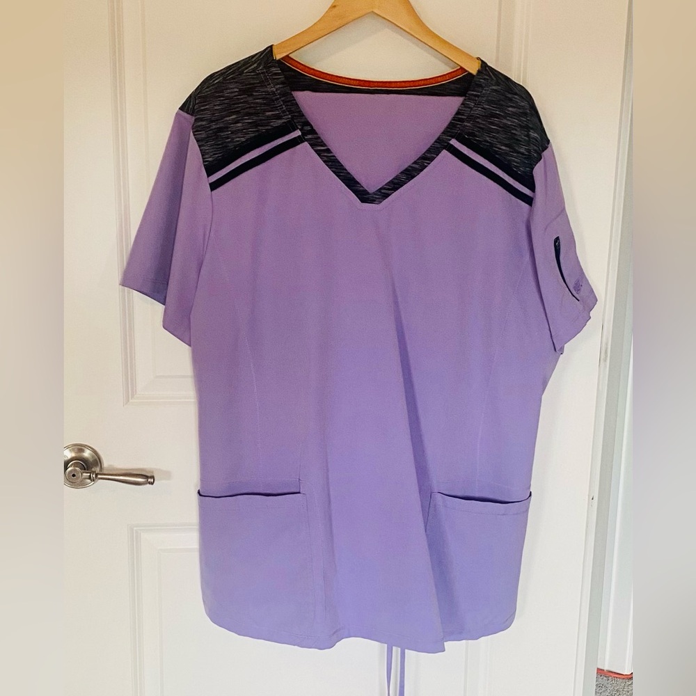 Cherokee SET!! 2xl purple and black/gray scrub set